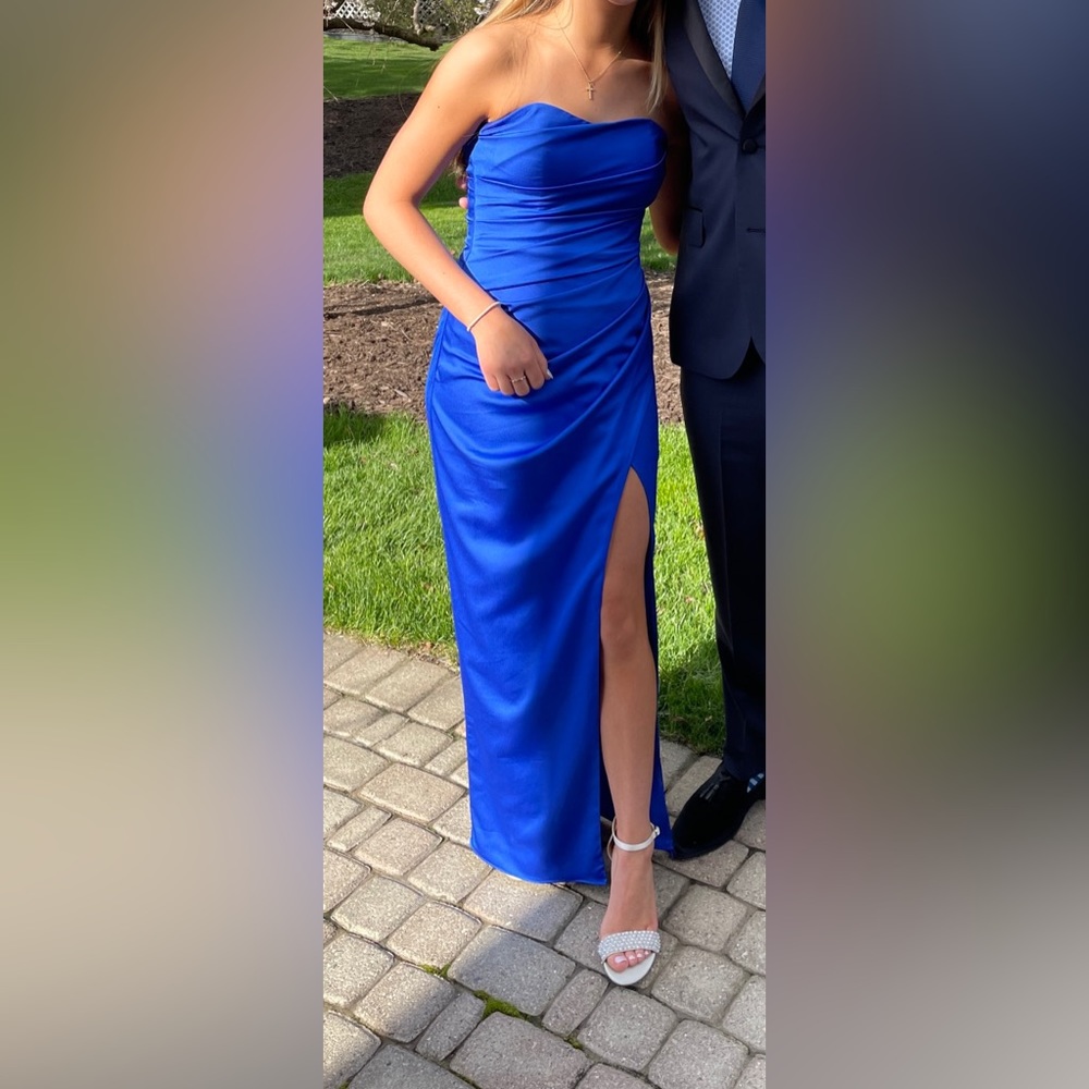 Size 4- Blue strapless dress